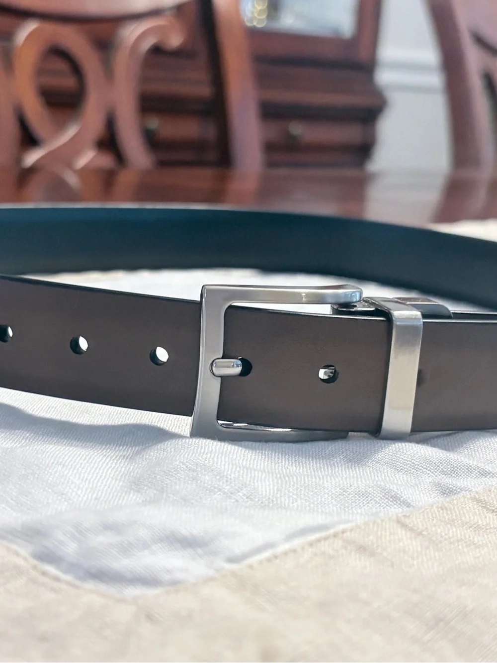 Izod Reversible Black/Brown Leather Belt with Polished Silver Buckle (S)